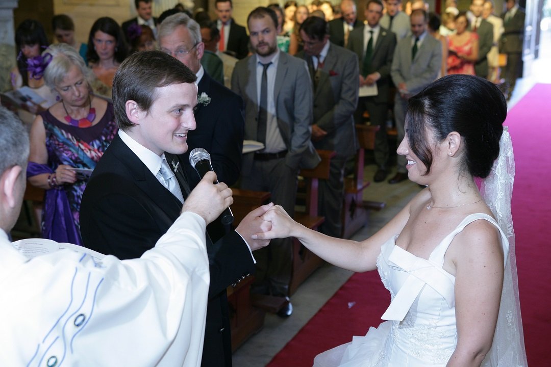 George and Mariacristina saying vows